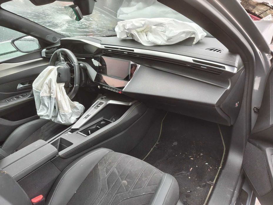 Peugeot 408 GT-LINE-ЗА ЧАСТИ