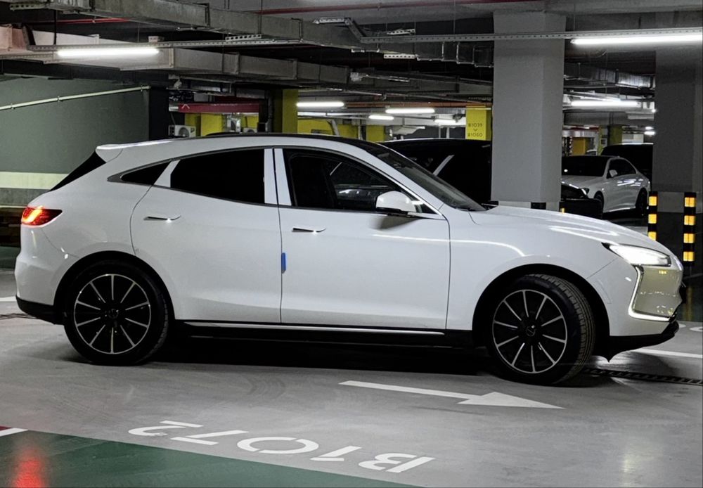 Aito Seres M5 EV AWD dual motor