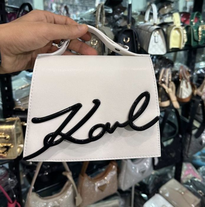 Нови дамски чантички