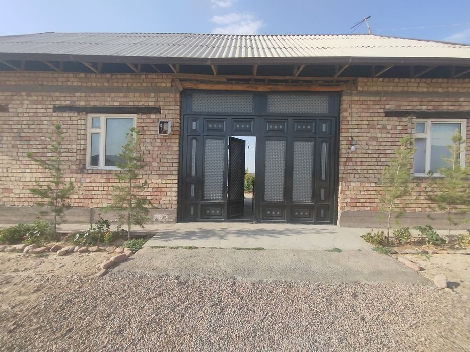 Продается з х  комнатная дом