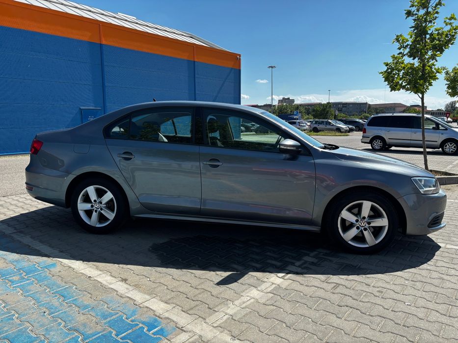 VOLKSWAGEN Jetta 2011 — imagine 4