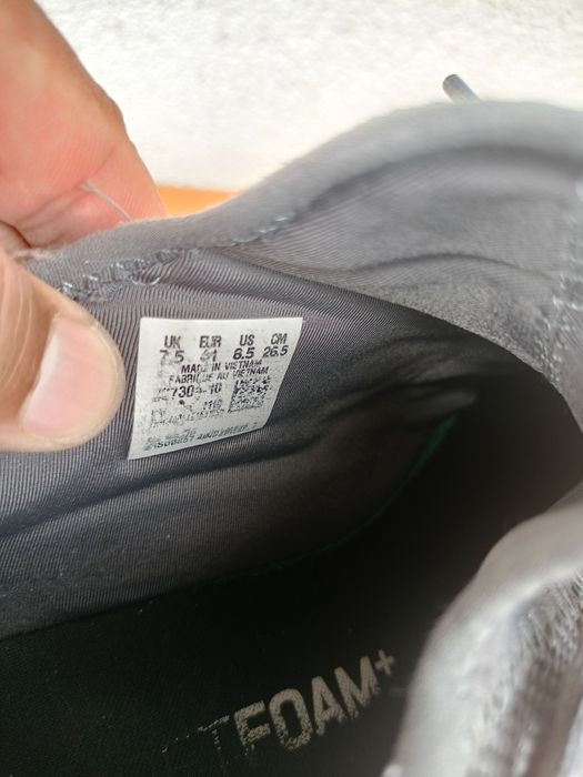 Vand pantofi sport Puma, produs de calitate superioara mărimea 41.
