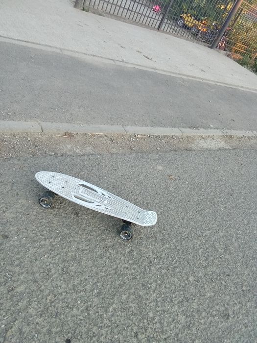 ‼️ iau doar cash‼️skateboard copii 8 9 10 11 12 13 14 15 ani în stare bună