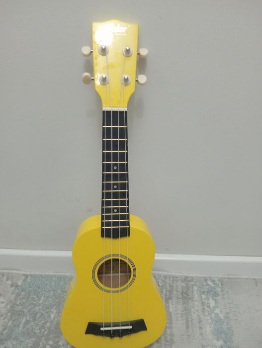 Продам укулеле joker