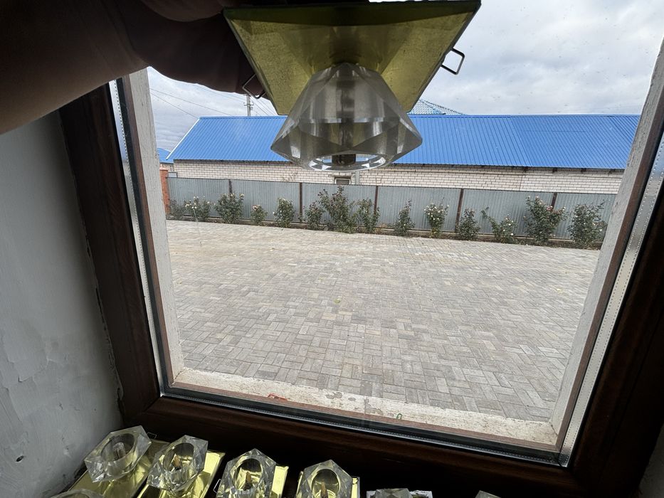 Продам споты для потолка недорого