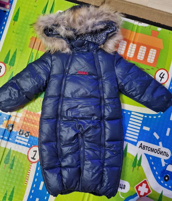 Продам детский комбинезон зимний