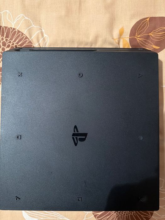 Продавам PS4pro и игри в комплект при интерес цената може да се свали