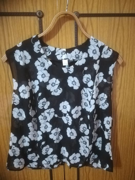 Продам юбочный костюм