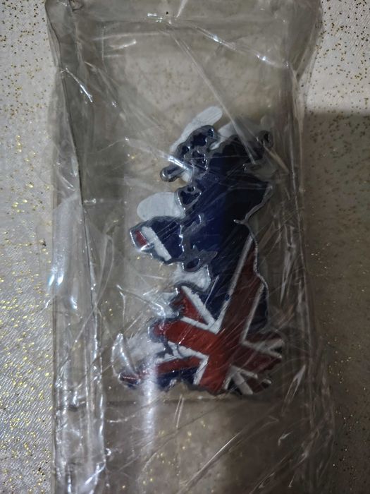 Продаю железные наклейки флаги Америка и Англия на авто