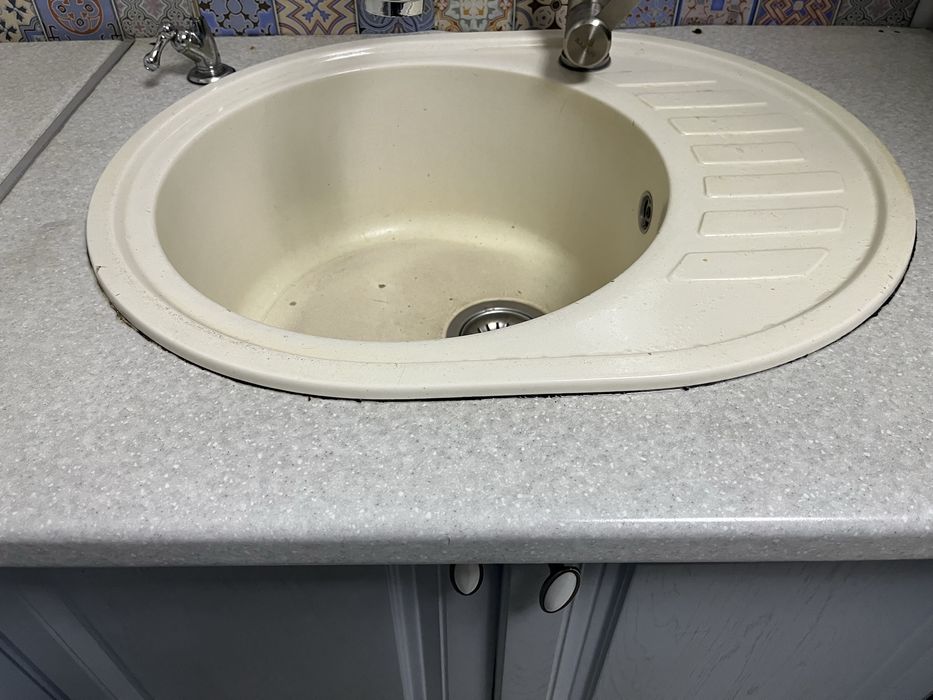 Продам кухонный гарнитур б/у