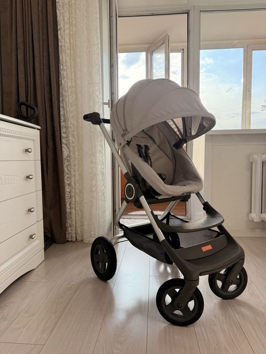 Продаю коляску Stokke