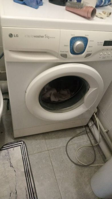 Рабочая стиральная машина