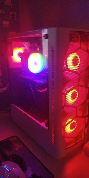 Продам системный блок Белый цвет