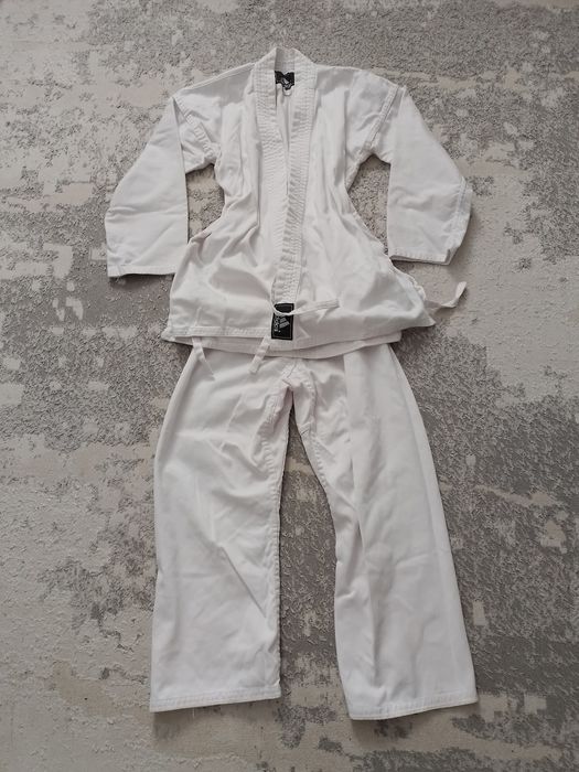 Продам кимоно на 10-12 лет