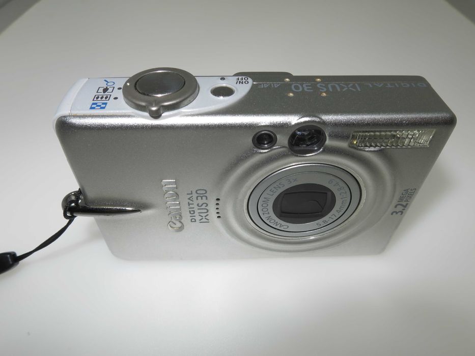Canon IXUS 30 компактен фотоапарат, мини цифрова камера, като нов