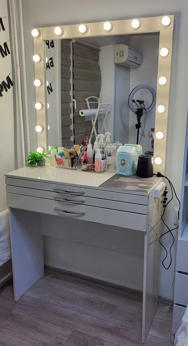 Стол для бровиста/визажиста