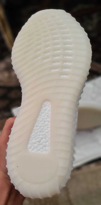 Adidas yeezy 350 noi,albi