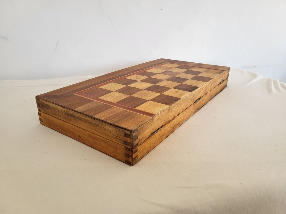 #1 Стар масивен дървен шах