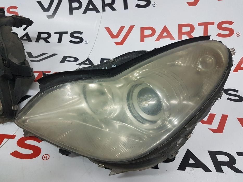 Mercedes CLS W219 C219 фар фарове огледало