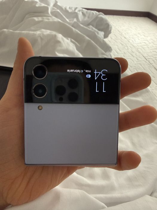 Samsung Galaxy Z Flip 4