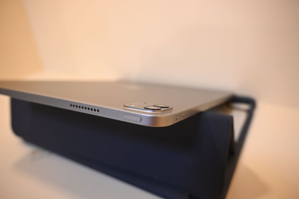 iPad Pro (12.9-inch) (6th generation) 256 GB