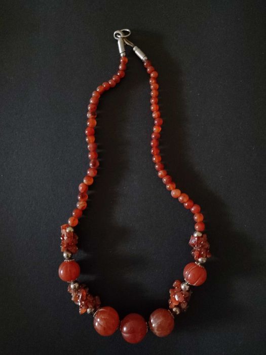 В подарок - бусы из камня СЕРДОЛИК