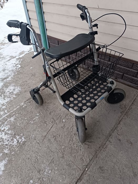 Ходунки Роллатор на колесах