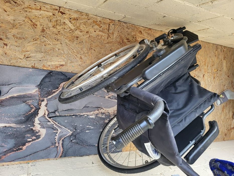 Инвалидная коляска