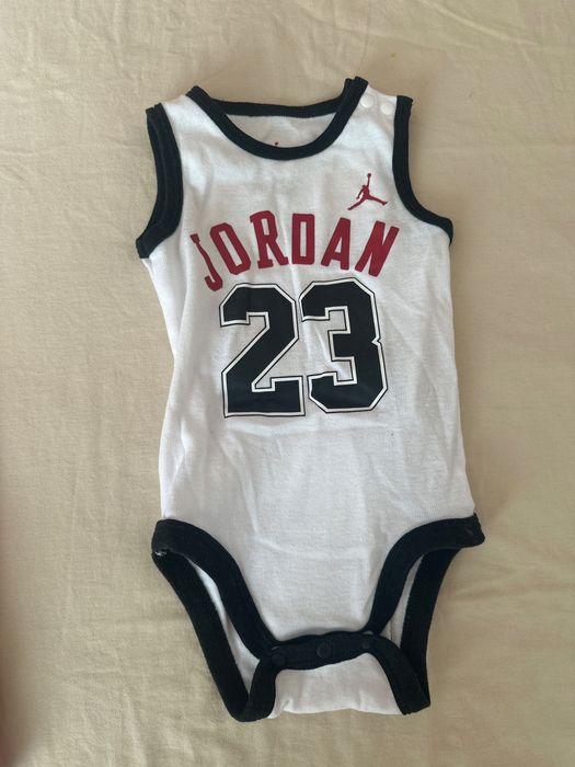 Бебешки комплект nike jordan