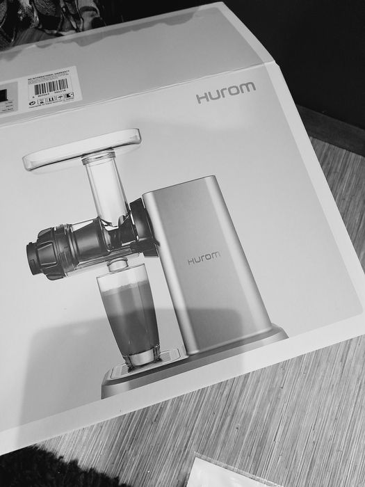 Чисто нова бавнооборотна сокоизтисквачка HUROM DU