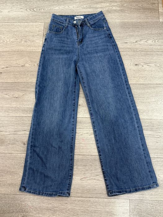 Джинсы с прямым кроем