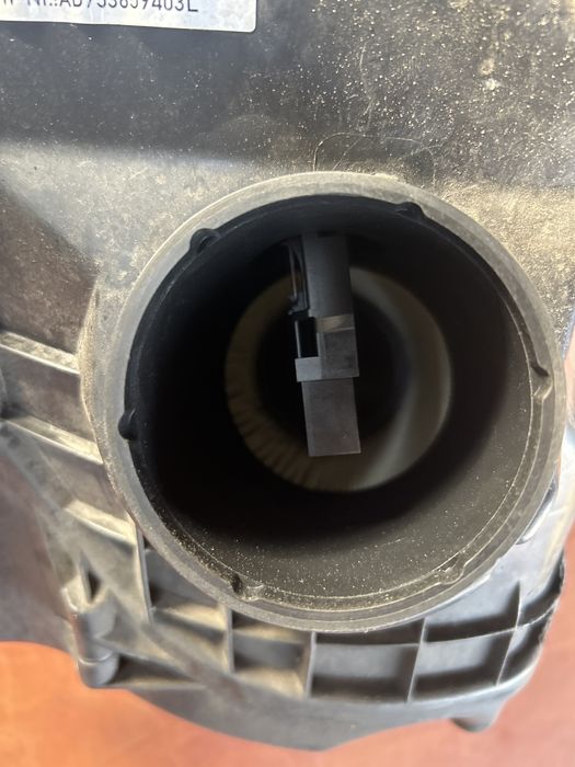 Carcasa filtru aer Bmw seria 1 e87 motor 2.0 benzina an 2004-2008