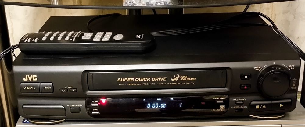 Видеомагнитофон JVC