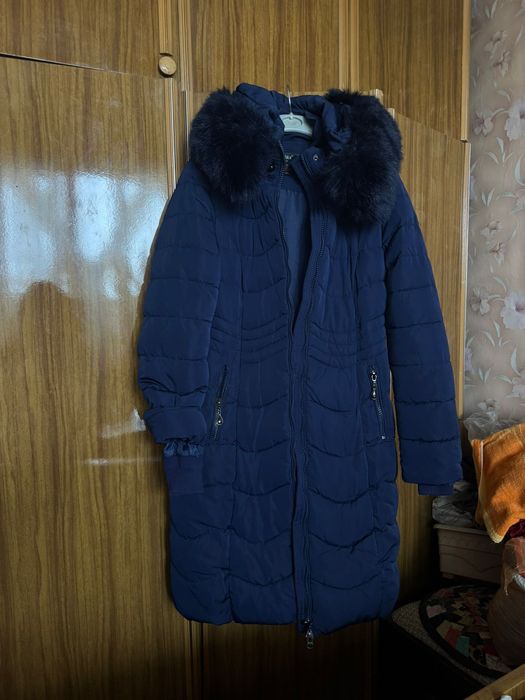 Продам зимнюю длинную куртку