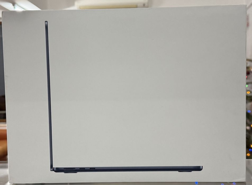 Macbook air 13 512 gb 24GB pret 5300 lei