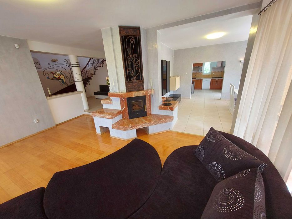 Vilă în Făget | Rezidențial sau Sediu Companie / Birouri IT | Teren 2.412 mp + Zonă Parcare Separată (1000 mp) | Saună, Jacuzzi & Grădină Zen