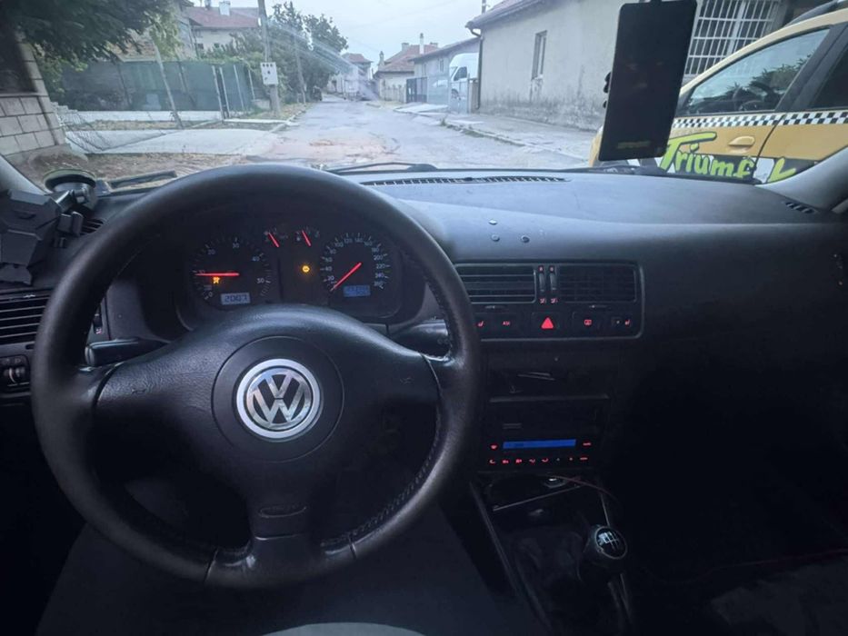 Продавам Фолцваген бора