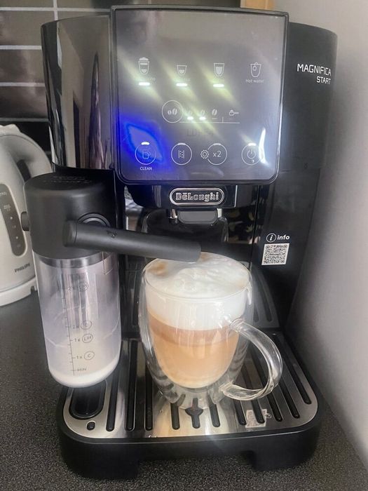 Кофемашина De'Longhi ECAM220.60.B!Кофе,который влюбляет с первой чашки