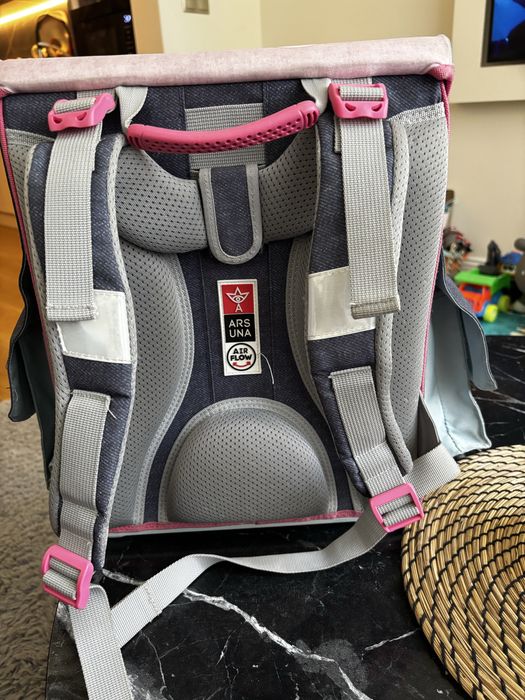 Ученическа раница Ars Una Think Pink - Compact