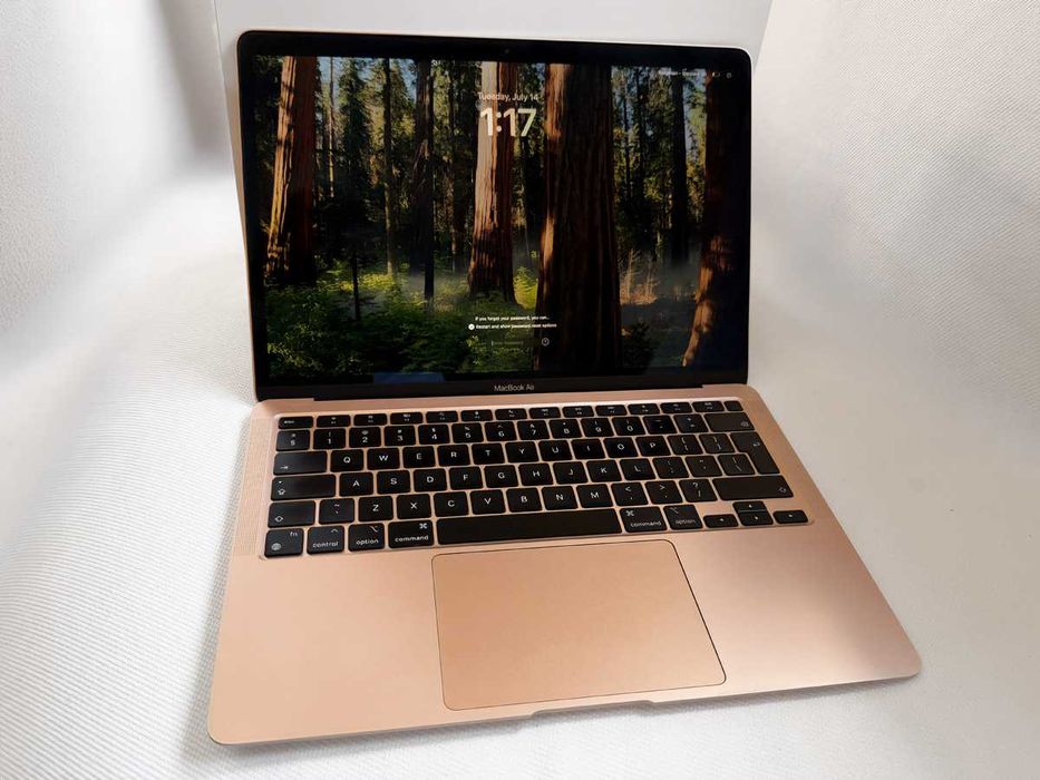 Vand MacBook Air 13" Gold (M1, 256 GB SSD, 8 GB RAM) in stare impecabila