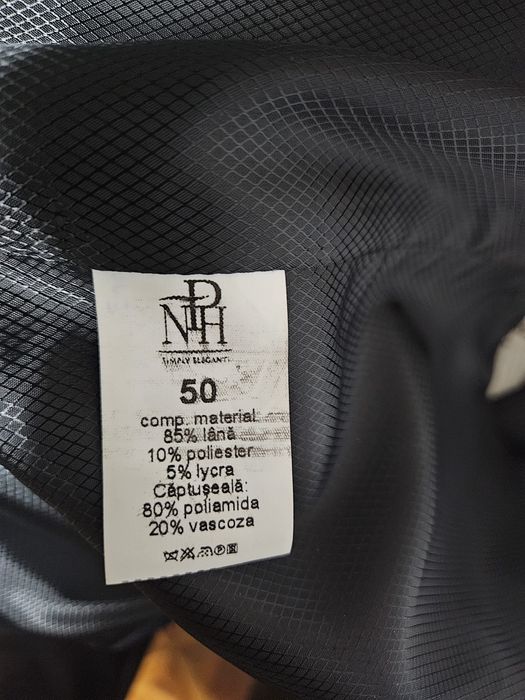 Vând costum mărimea 50
