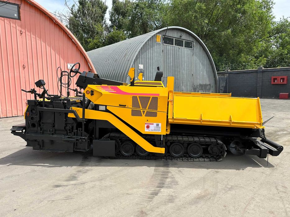 Японский асфальтоукладчик SUMITOMO