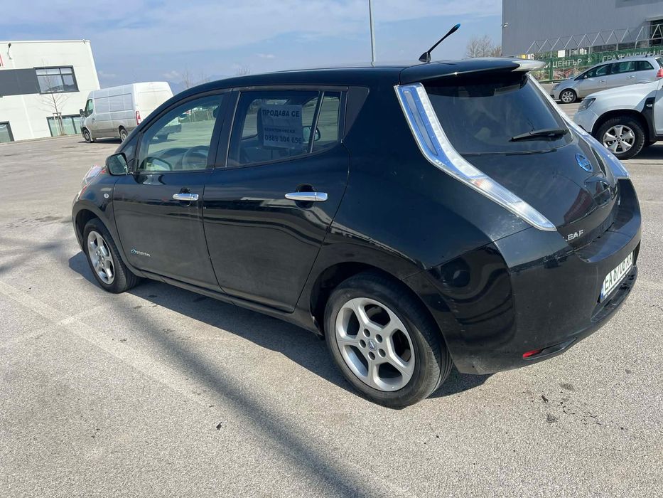 Продавам Nissan Leaf- електрически в перфектно състояние!