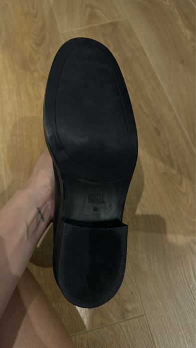 Продам женские кожаные ботинки