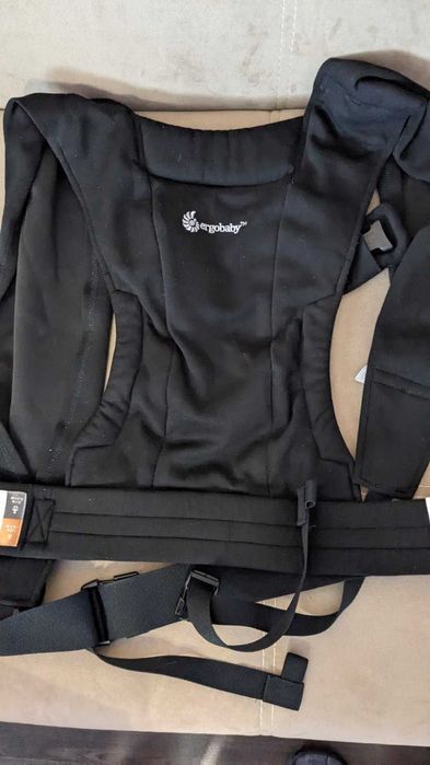 Ергономична раница Ergobaby Embrace + подарък