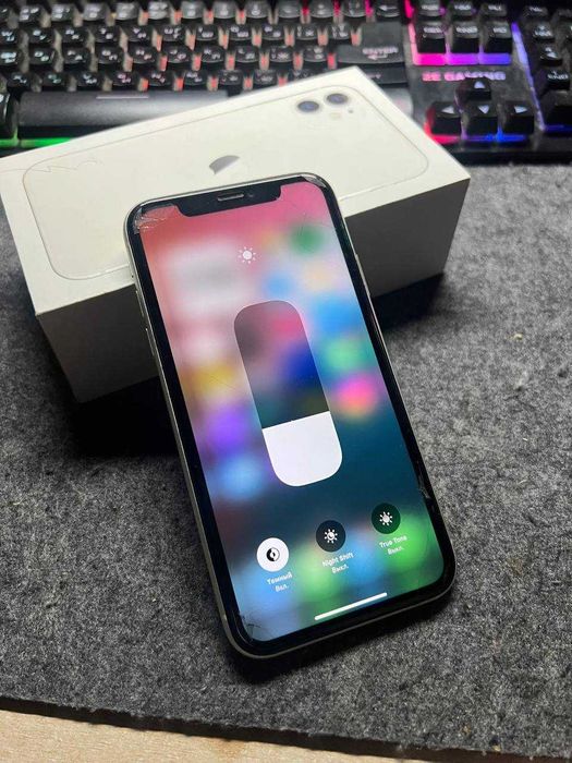 Продаю Iphone 11 LL/A в идеальном состоянии Срочно!