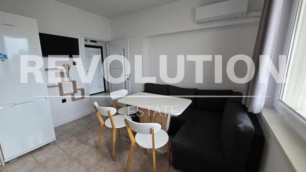 Дава се под наем Тристаен апартамент в Варна, Център - 80 кв.м за 750 € - Снимка #16