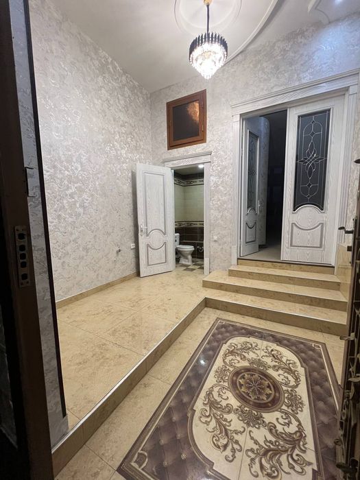 Uchtepa tumani izza mahallasida joylashgan hashamatli uyimiz sotuvda