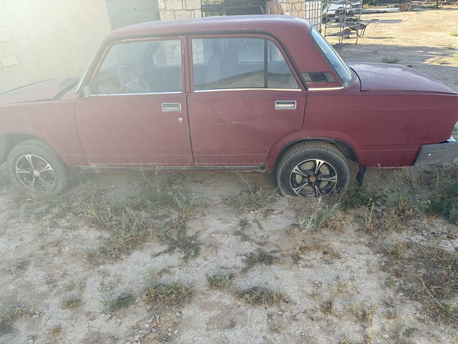 Ваз лада 2107.