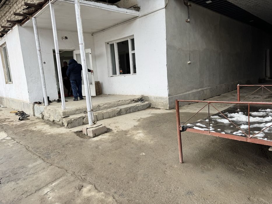 Катедж сотилади Хончарбоғда Ибн Сино